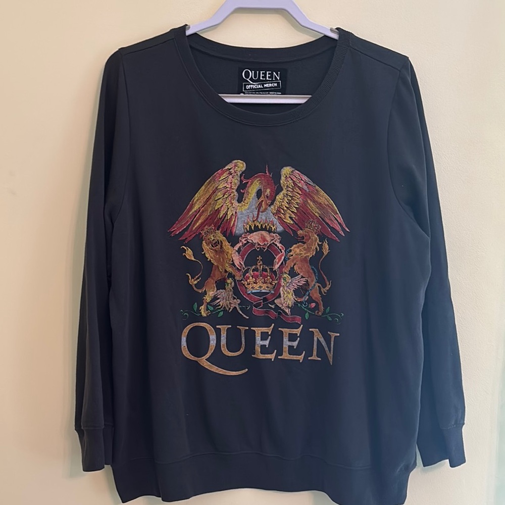 Queen Gray Crew Neck Sweater